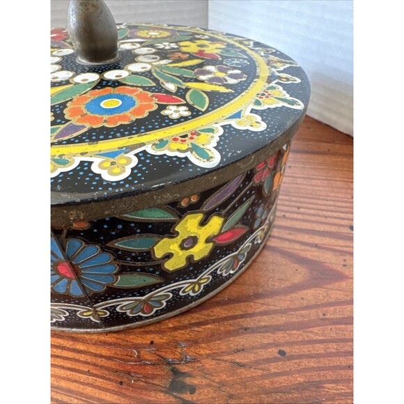 Vintage 1975 Daher Black Floral Series Embossed Biscuit Tin Made in England - Picture 12 of 13
